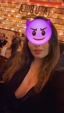 Oii amor meu nome é Maju, sou uma acompanhante de 25 anos, rosto muito bonito, 1.73 de altura, sou plus size (gordinha) bumbum e seios GG, para você que gosta de estilo mulherão, vai adorar!!!
Sou uma mulher muito educada, meu atendimento é sem pressa, gosto de deixar meu cliente bem avontade e adoro oferecer e sentir muito prazer, atendo homens de muito bom gosto e também casais. 
Atendo em Trindade - Go (atendo no meu local, motel ou à domicílio do cliente)
Aguardo seu contato para vivermos momentos de muito prazer e descontração. Vem sair da rotina comigo! Beijos 💋