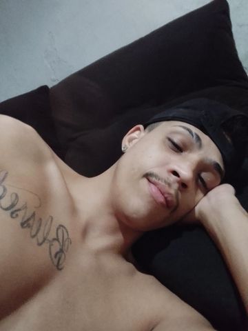 Magrinho, alto, 1,80cm. Não sou passivo, apenas ativo. Faço penetraçao e recebo oral. Penetração com camisinha, oral é por opção do cliente com camisinha ou sem. Realizo fetiches, atendo casais. Não tenho local, atendo a domicílio do cliente e em motel. Atendo na região de brotas. Gostou do que viu? Então me manda uma mensagem, faço você ter a gozada mais gostosa da sua vida. Aceito, pix e espécie.