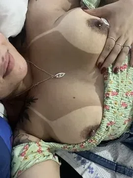 Moni, sua namoradinha de aluguel.  395987