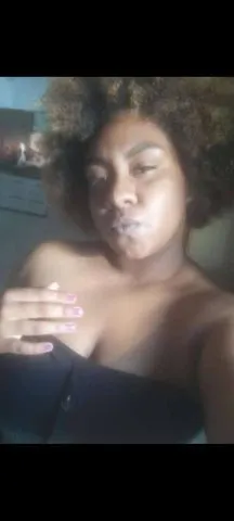 Carinhosa , sapeca faço tipo namorada beijos na boca e muita pegação chama no contato para realizarmos nosso encontro
Desde já aguardo sua mensagem.
Beijo intenso 