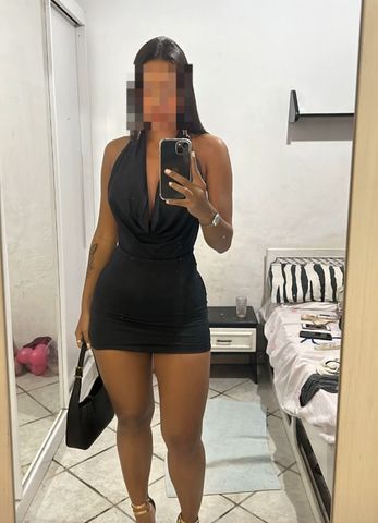 Estou prontinha pra te satisfazer..
Faço um oral guloso até o final!
Sem decepção!