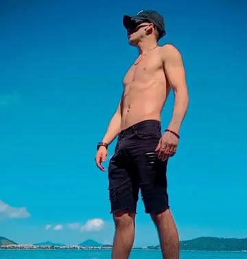 Sou somente ativo, último mês por aqui, aporveitem...🍆💦