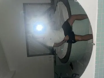 Faço sexo com casal, mães solteiras e casadas,com pessoas dá minha idade ou mais velhas que eu fodo bem gostoso🔥🔥 vem falar comigo 370611