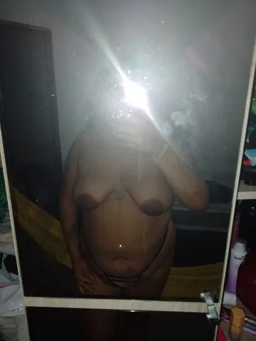 Oii amor me chamo aninha tenho 20 aninhos e amo dar o meu cuzinho. sou lisinha e cheirosa vem me conhecer bb.
Tenho local amor.
E faço estilo namoradinha