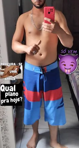 Sou carinhoso simpático e bem safado meu negócio é satisfazer te dar prazer sem limites tenho 27 anos de pura disposição quero te fazer gozar gostoso na língua e no pau vc vai amar 