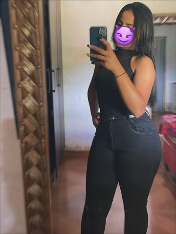 Olá meu nome é Júlia sou uma linda acompanhante de pele branquinha de cabelo pretinho.  Atendo no meu apê no centro de Caxias pertinho da Cedae , bem no centro de Caxias.  Meu cachê e 180 uma hora.  Meu horário começa às 09hrs é encerra as 18h de segunda a somente. 
Por favor só mim chama quem realmente tiver interesse no meu atendimento.  Ñ mim chamar fora do horário.  Serei breve para responder isso dentro do horário.  Então ligue agora e agenda o seu horário bjs até..