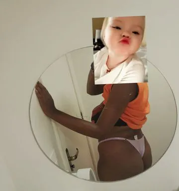 Bom dia, meus amores. Venham aproveitar essa sexta feira pra curtir uma mamada rapidinha por apenas 50 reais. Sou de Saracuruna. Mamo gostoso sem frescura nenhuma.

Sou de Saracuruna! Não tenho local! Atendo em hotel, motel e vou a domicílio.