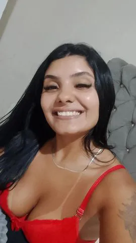 Vem sentir a bezerrinha aperta seu pau bem gostoso com minha bucetinha 
