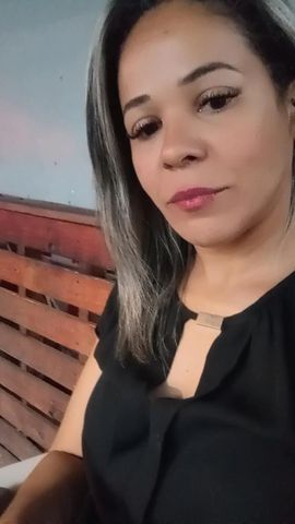 Se você é um homem exigente que gosta de mulher com pele macia, limpinha e cheirosa. Faço sexo completo com segurança. Sou safada porém discreta. Whats 61992608259