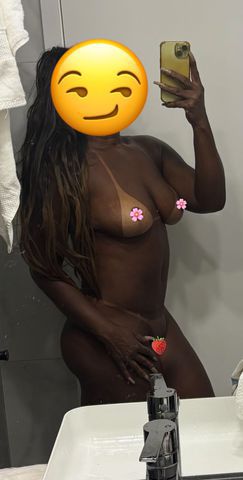 Negra sarada corpo perfeito bundão coxa grossa peitinho durinho, xotinha toda lizinha, e apertadinha, oral inesquecível, babadissímo, sou meiga carinhosa, estilo namoradinha, ou preferir bem vagabunda Dama e puta ao mesmo tempo. Educada e de fino trato, nível universitário Atendo a homens, casais, grupos Faço acompanhamento a festas e eventos Faço atendimento virtual Massagens “ não profissional “ NÃO TENHO LOCAL Atendimento em motéis hotéis e residência

Motel 150 
residência 200 
Obs; completo R$50 a mais por hora