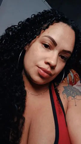 Morena baixinha * Quero ser a pessoa que realiza todos os seus desejos mais secretos. 😈💋🌶🔥   
Chamadas de vídeo , fotos , e videos !                                  Obs : cada desejo tem um valor diferente. 