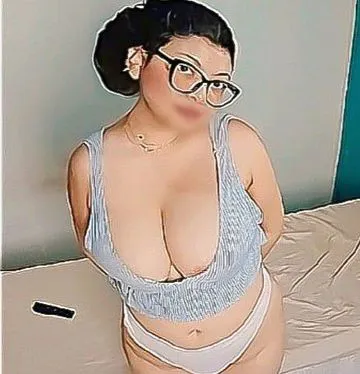 Posso ser seu segredo e sua princesinha preferida. 
Meiga, jovem e muito dedicada.
