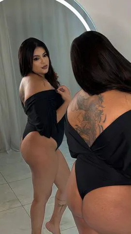 Gata da boquinha inchada, famosa boca de veludo 🤤🥰🫣
Com minha boquinha inchadinha faço você delirar com meu boquete delicado e aveludado, adoro que chupe minha bucetinha e de mordidinhas no meu clítoris, não tenho frescura, mas o sexo com proteção sem dúvidas é o melhor que conheço 🤤 já adiantando aqui também que deixo chupar meus peitinhos e adoro chupar as bolas dando muito prazer, aqui o prazer não tem limites.. 🤫