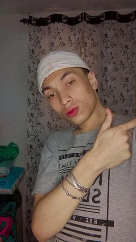 Oi tudo bem? 
Me chamo Lorenzo um novinho sexy e muito gostoso afim de realizar os desejos e fantasias dos meus clientes estou afim de proporcionar um dos melhores encontros que você já teve! 
Sou versátil dotado e rabudo
Para mas informações entra em contato🔥