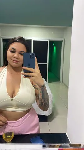 Olá , tudo bem ? Ao me chamar peço que leia a descrição do site ! 
 na cama sou tranquila e sem frescura faço oral e vaginal não faço anal então ao me chamar peço que sejam decididos . Uber de ida e volta por conta do cliente 

