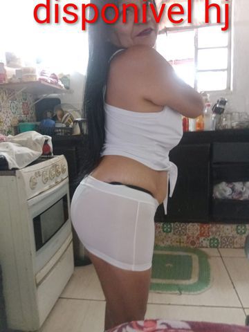 Meu nome Solange sou casada, meu marido me libera pra fazer programa, ele sempre vae junto comigo , e só olha meu programa é completo oral marginal e anal, fasso sem frescura, n posso receber a pessoa tem q pagar o motel, saio com vários homens TB só combinar o valor, todas as fotos são com meus clientes, q deixa meu marido gravar, se vc for limpinho saldavel deixo transar comigo sem camisinha, e gozar onde quiser 