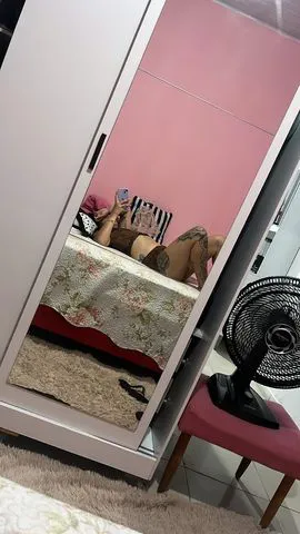 Olá , tudo bem ? Ao me chamar peço que leia a descrição do site ! 
 na cama sou tranquila e sem frescura faço oral e vaginal não faço anal então ao me chamar peço que sejam decididos . Uber de ida e volta por conta do cliente 
Não tenho local