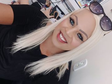 Paciente, carinhosa e especialista em oral. 
Rapidinha só 50 😏