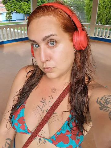 Milena, nova aqui, 32 anos, tatuada, no momento ruiva, sem local 365122
