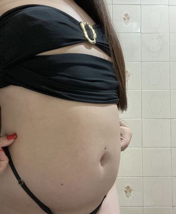 Olá amores, meu nome é Larissa estou gestante e trabalho como garota, sou muito carinhosa e fogosa tenho tudo que você procura para ficar cheio de tesao. 

Estou louquinha para te encher de prazer uma gravidinha safada. 

Me manda uma mensagem para marcar  alguns momentos inesquecíveis garanto que vou fazer você gozar gostoso.