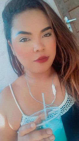 Morena quente, carente e manhosa pra vc se divertir... 