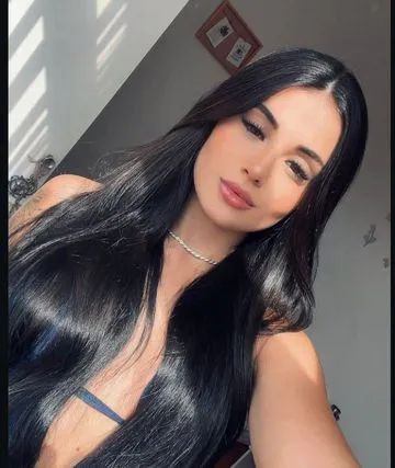 🌙 Bruna Coraline | Estilo namorada 🌙
Atenciosa, carinhosa e extremamente cheirosa 💫
Gosto de aproveitar cada momento, com calma, intensidade e aquele toque romântico que faz você querer mais.
Sou ousada na medida certa e adoro provocar, deixando o encontro inesquecível 💋
Discreta, higiênica e dedicada a te fazer sentir à vontade.
Quer viver algo diferente e marcante? Me chama e vamos curtir juntos 😉